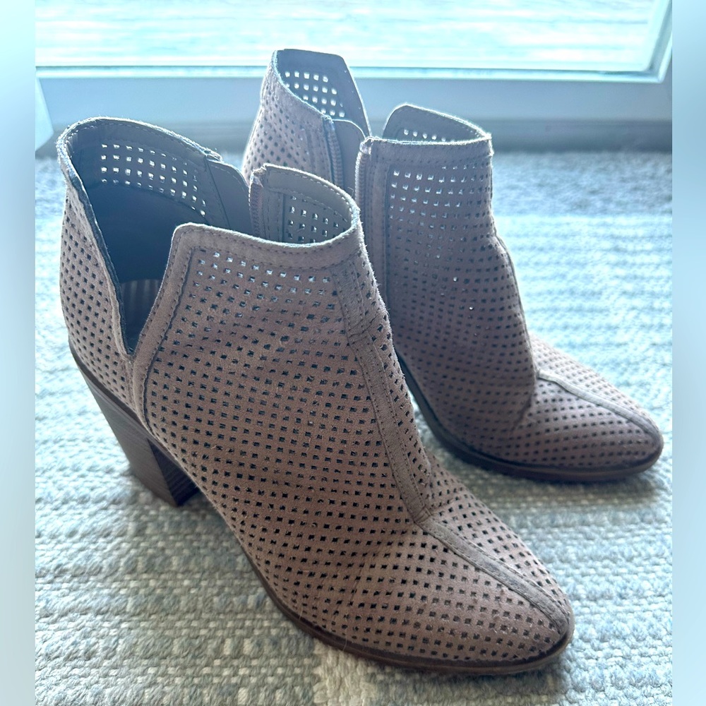 DV boots
